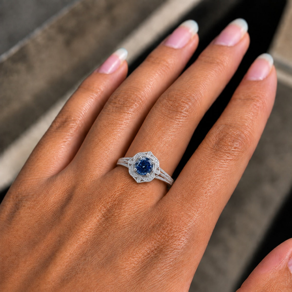 Royal Blue Round Moissanite Engagement Ring – Vintage Art Deco Halo Ring in 925 Sterling Silver
